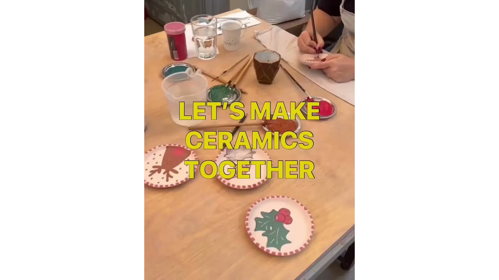 Seramik boyama workshopundan bir kare